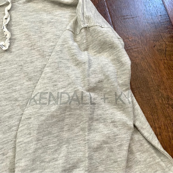 KENDALL & KYLIE light grey oversized hoodie, approx size L/XL - Picture 9 of 13